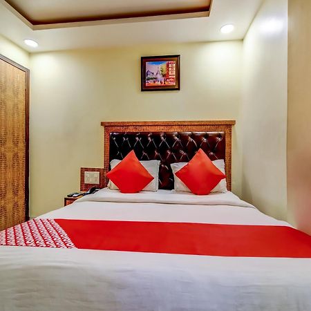 Hotel Sarthak Palace - By Pooja Hospitality Új-Delhi Kültér fotó