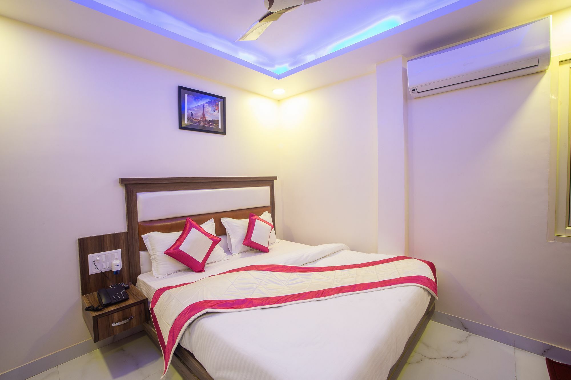 Hotel Sarthak Palace - By Pooja Hospitality Új-Delhi Kültér fotó