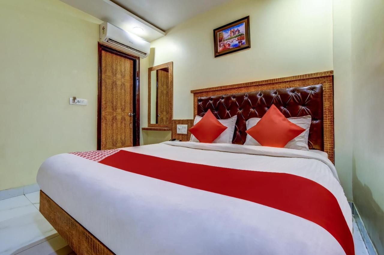 Hotel Sarthak Palace - By Pooja Hospitality Új-Delhi Kültér fotó